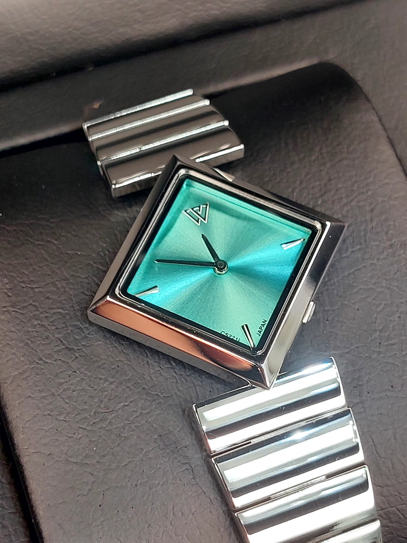 ساعت مجلسی زنانه برند Wimberley مدل WB-CS221L سبز آبی متالیک