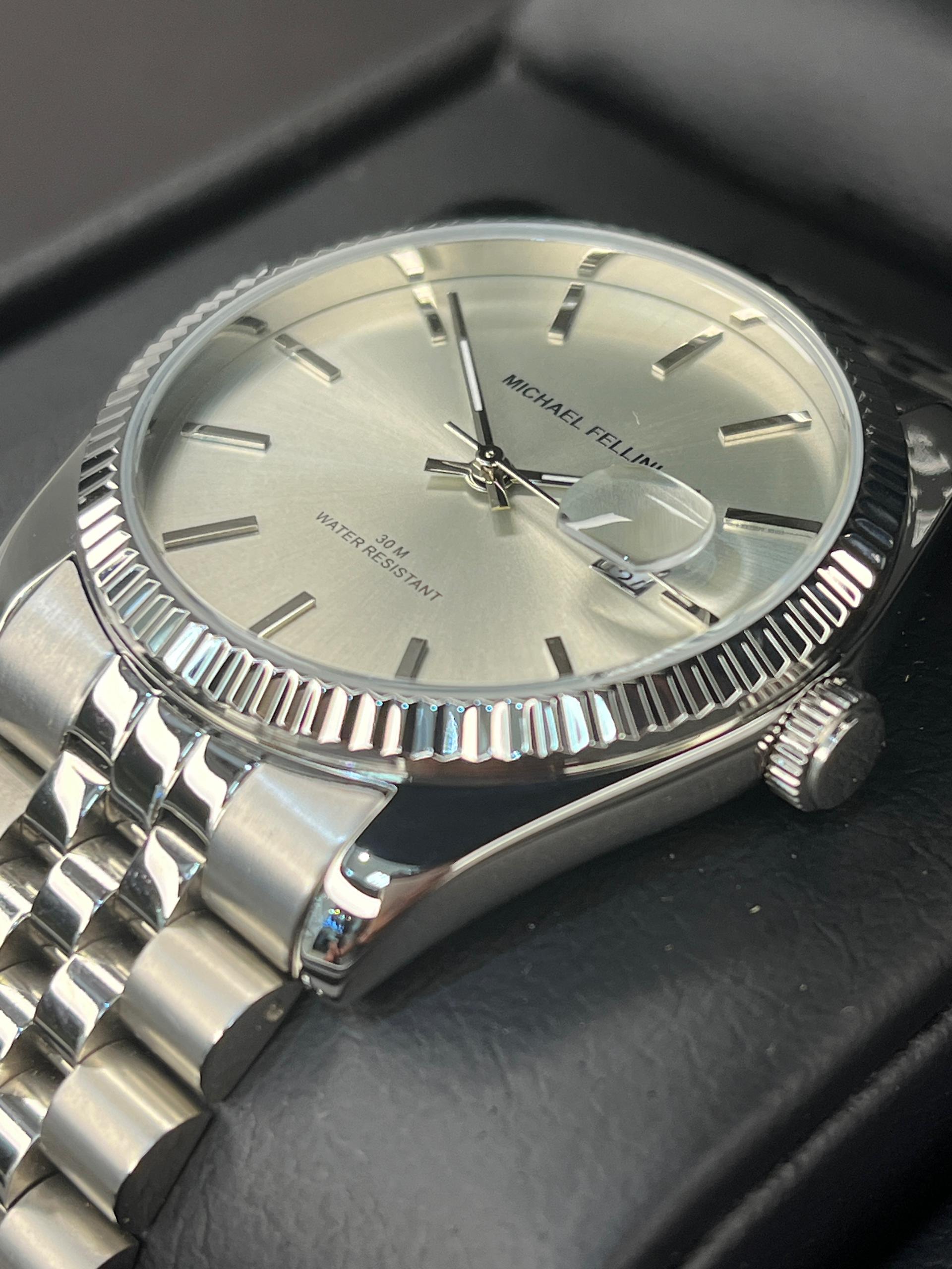 ساعت کلاسیک مردانه برند Michael Felliniمدل No-2431 سبز زیتونی روشن