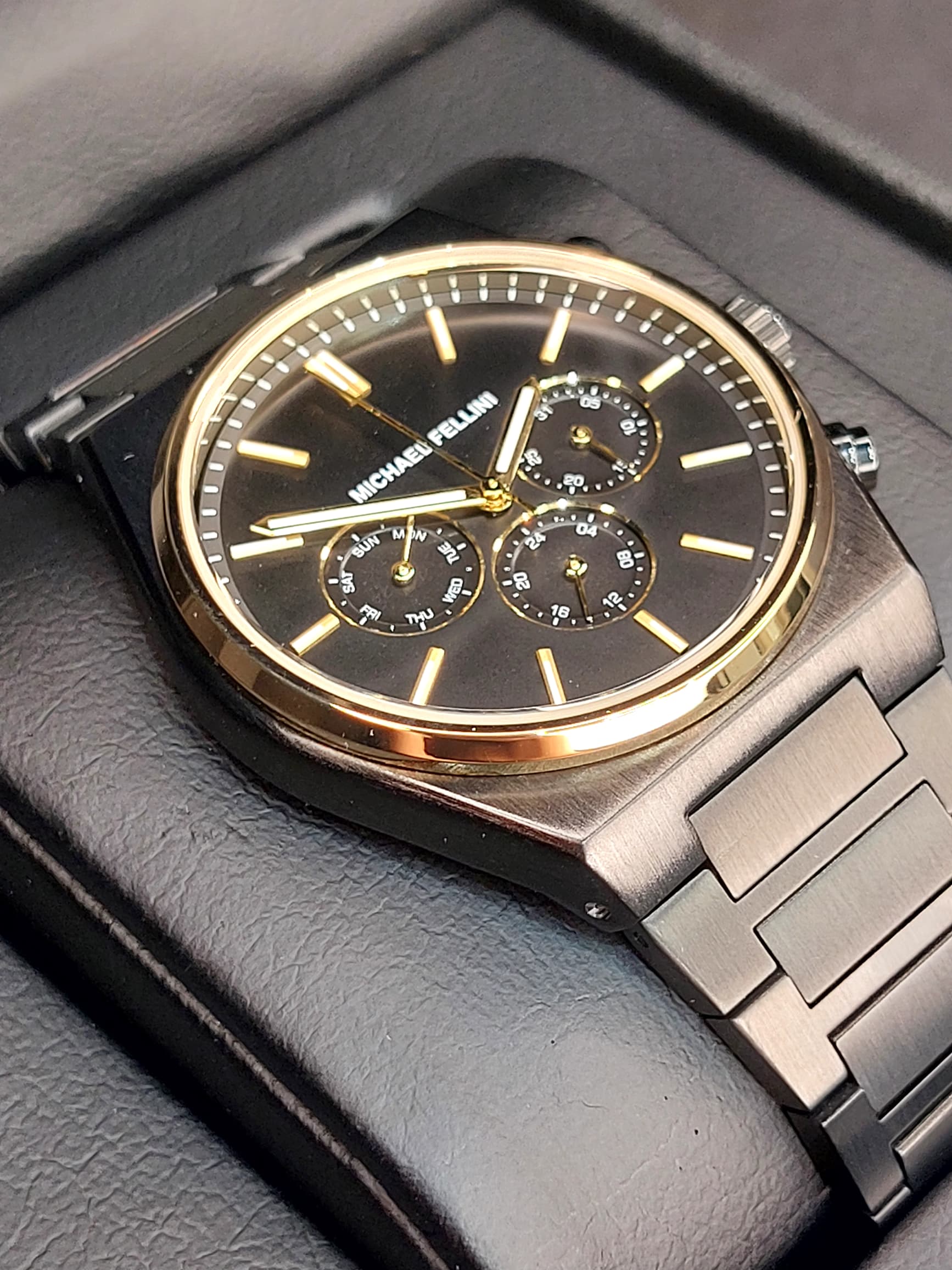 ساعت کلاسیک مردانه برند Michael Fellini مدلNO-2472 مشکی طلایی