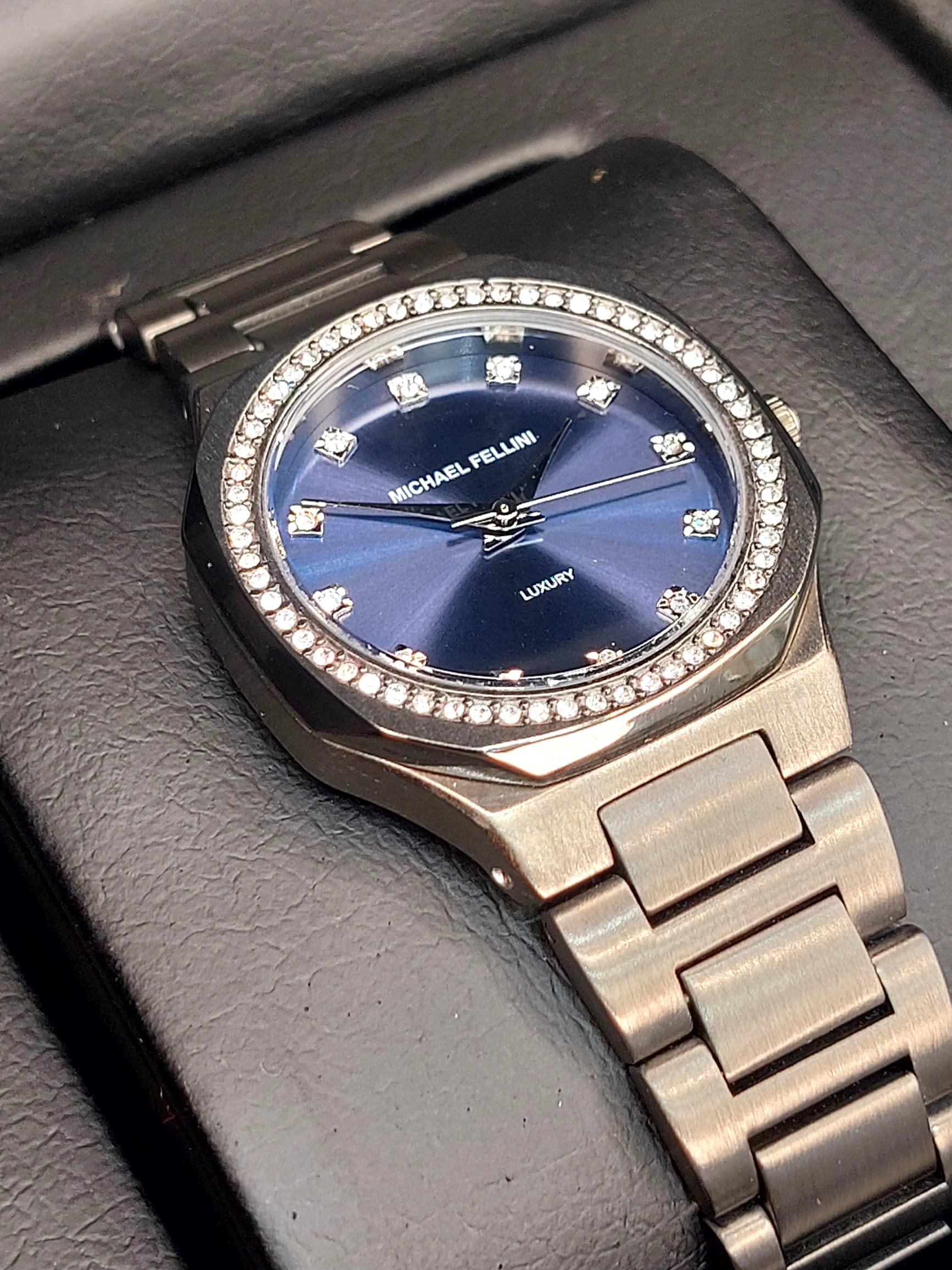 ساعت مجلسی زنانه برندMichael Fellini مدل NO-2450 آبی متالیک